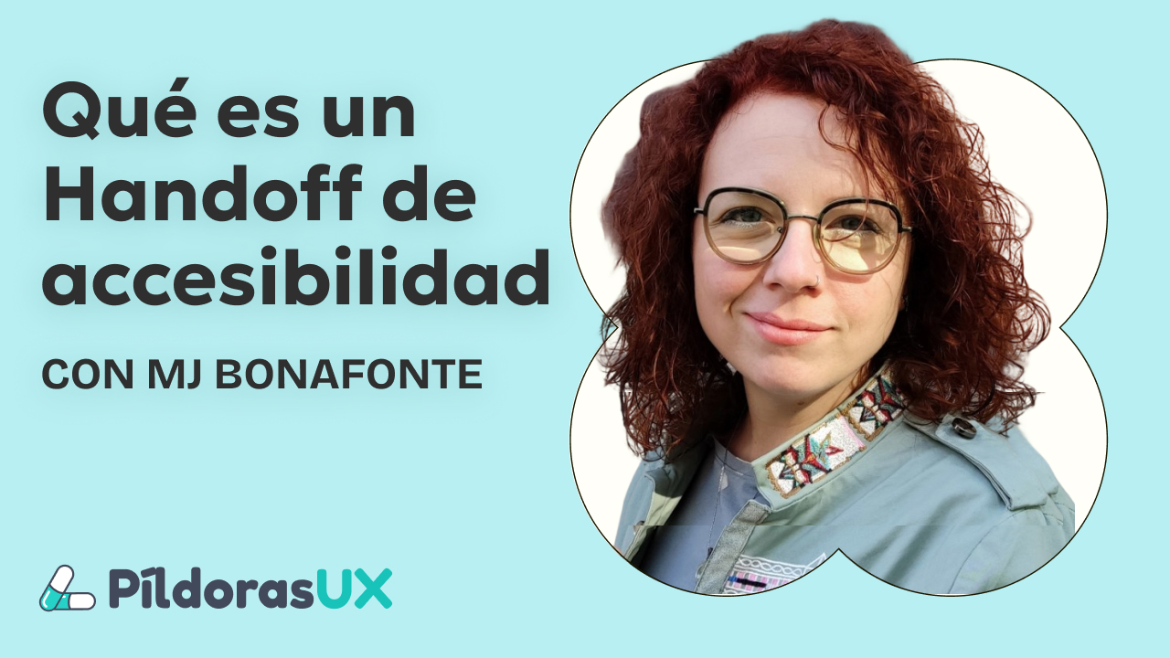 Retrato de mujer mirando de lado y sonriendo